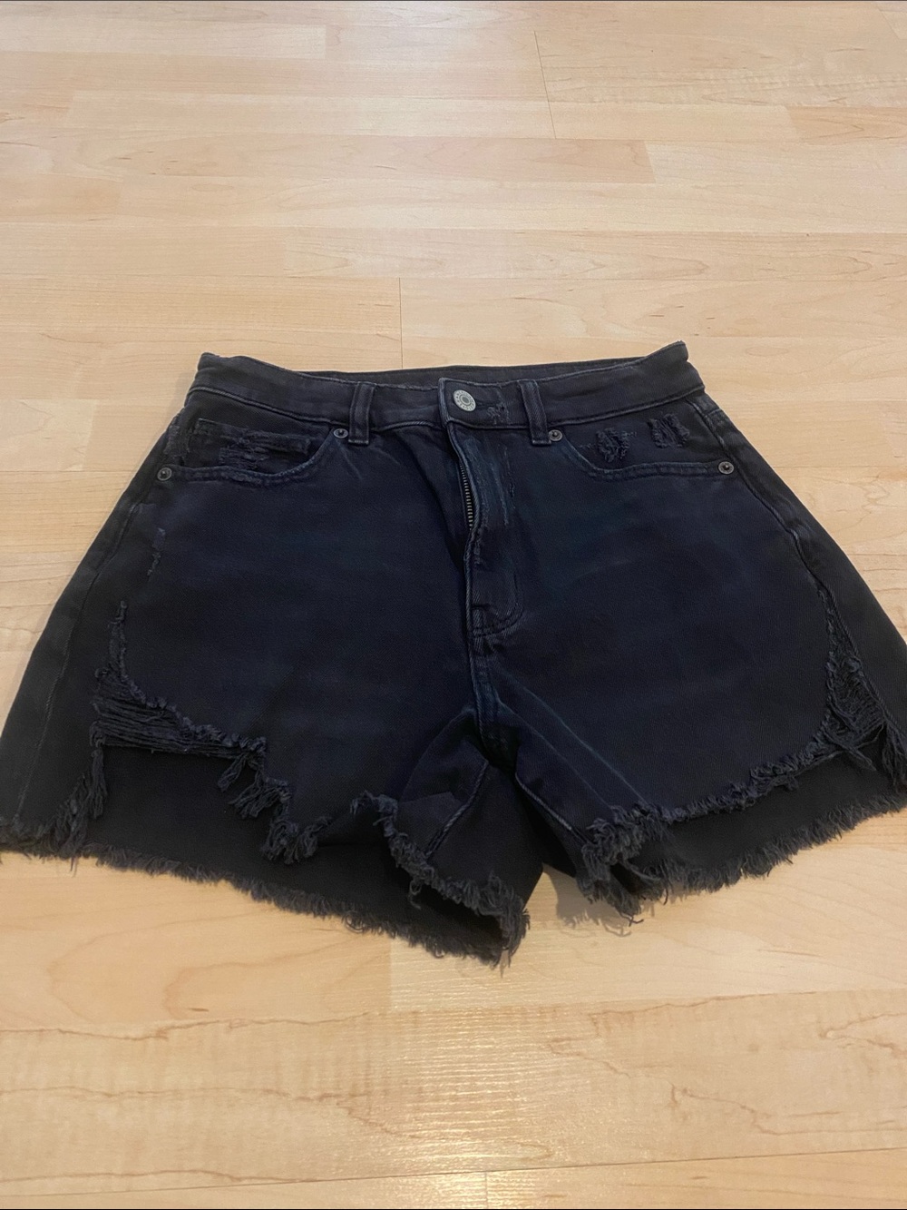 American Eagle Highest Rise Mom Shorts Black Distressed Denim Size 2